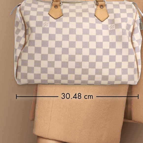 LOUIS VUITTON
Speedy 30 Monogram Canvas Duffel Bag - Picture 6 of 7